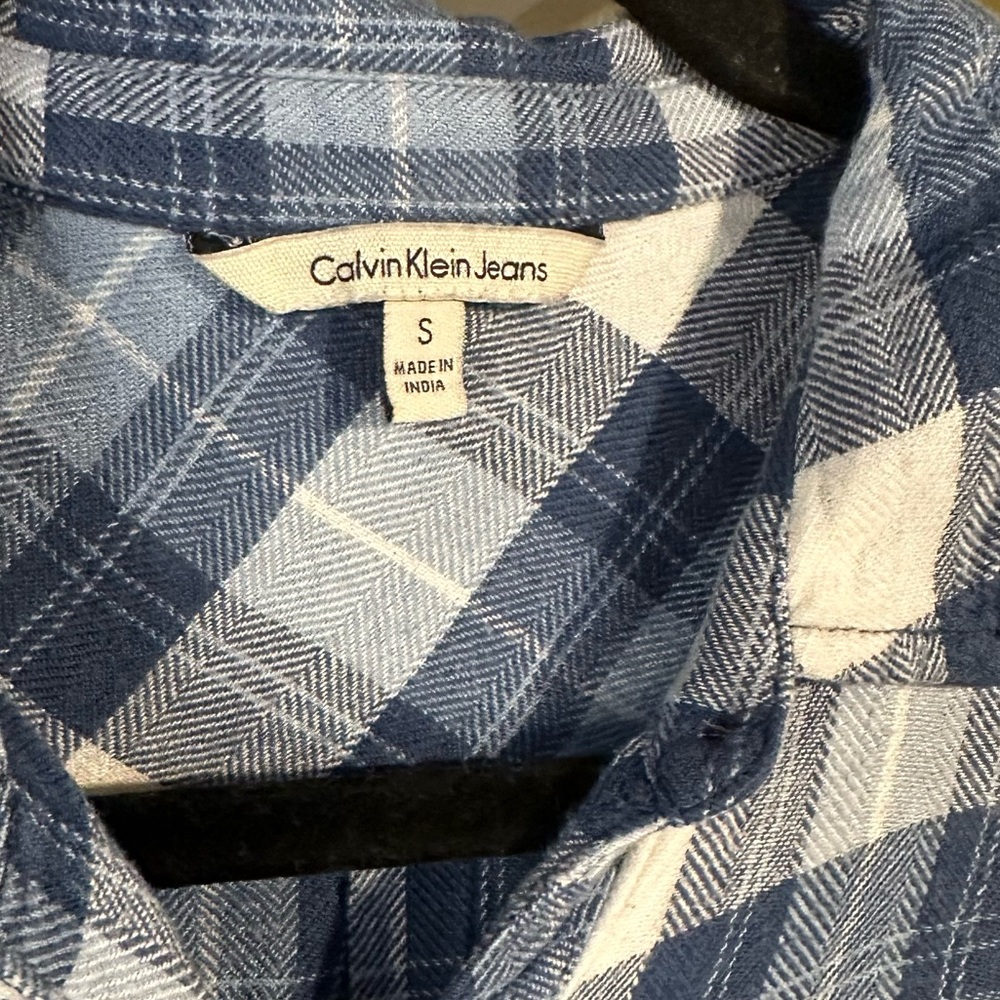 Calvin Klein Jeans Women’s Super Soft Button-Down Flannel in Blue/White Plaid - Picture 4 of 4